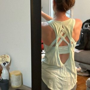 Lululemon size 6 open back green tank w built in bra